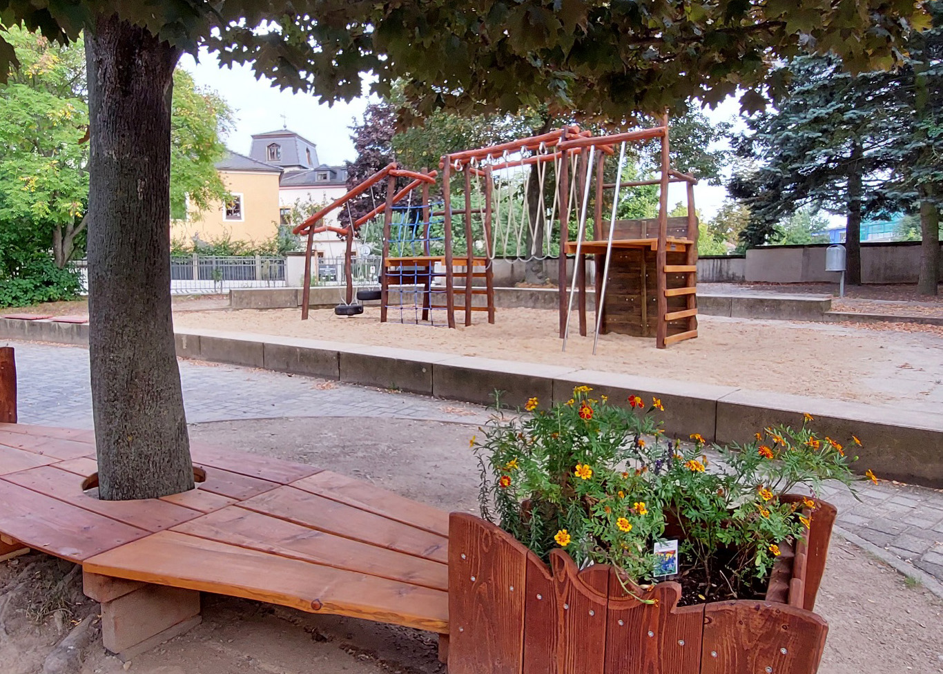 Schulhofgestaltung Haus 2 des PMG